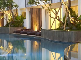 The Akmani Legian