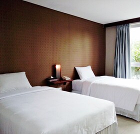 The Kanjeng Suites Kuta Galeria - Bali