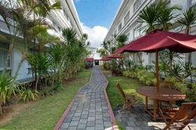 The Kanjeng Suites Kuta Galeria - Bali