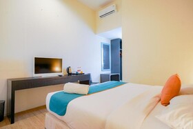 The Sunset Point Hotel