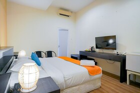 The Sunset Point Hotel