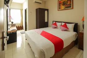 Tuban Torres Accomodation by OYO Rooms
