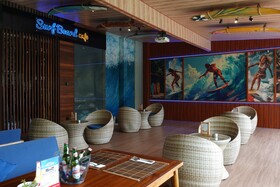 Bliss Surfer Hotel