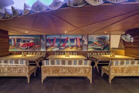 Bliss Surfer Hotel