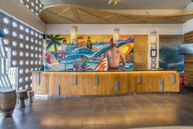 Bliss Surfer Hotel