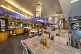 Bliss Surfer Hotel