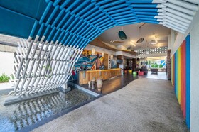 Bliss Surfer Hotel