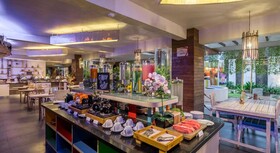 Bliss Surfer Hotel