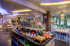 Bliss Surfer Hotel