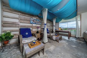 Bliss Surfer Hotel