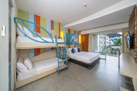 Bliss Surfer Hotel