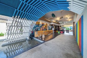 Bliss Surfer Hotel
