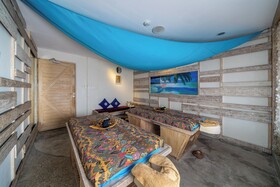Bliss Surfer Hotel