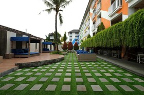 Bliss Surfer Hotel