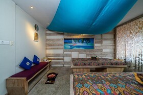 Bliss Surfer Hotel