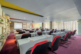 Bliss Surfer Hotel