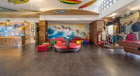 Bliss Surfer Hotel
