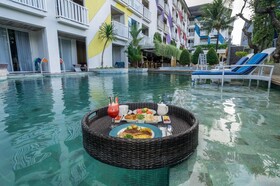 Bliss Surfer Hotel