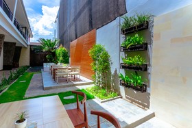 Lega Legi Town House