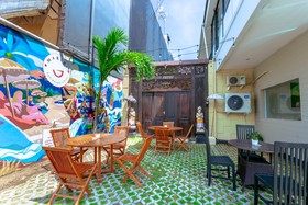 Lega Legi Town House