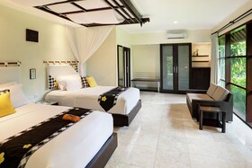 Legian Beach Hotel