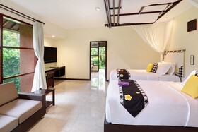 Legian Beach Hotel