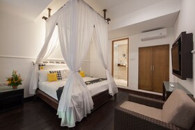 Legian Beach Hotel