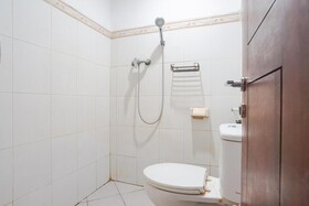 OYO 90082 Gana Inn Legian