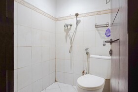 OYO 90082 Gana Inn Legian