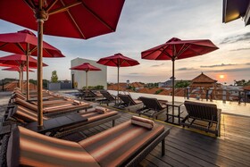 SEVN Legian Hotel