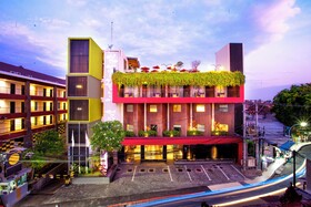 SEVN Legian Hotel