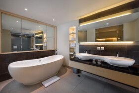 SEVN Legian Hotel