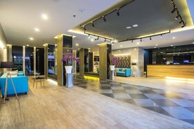 SEVN Legian Hotel