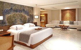 The Bandha Hotel & Suites