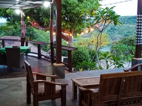 Dimas Huts Lembongan