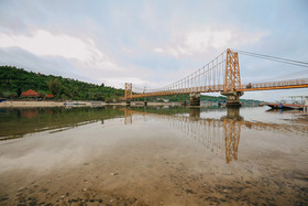 Tapa Bale Gede Lembongan by Pramana