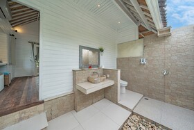 The Cubang Huts Lembongan