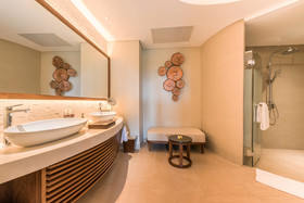 Kaura Bali