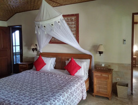 Nusa Indah Bungalows & Villa