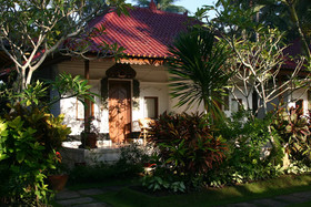 Nusa Indah Bungalows & Villa