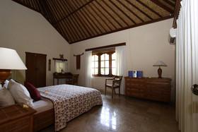 Nusa Indah Bungalows & Villa