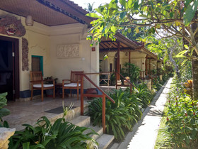 Nusa Indah Bungalows & Villa