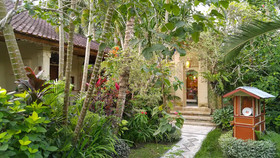 Nusa Indah Bungalows & Villa
