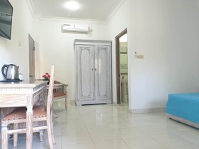 At The Beach Candidasa