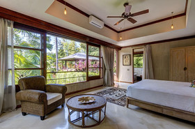 Villa Manis Beachfront