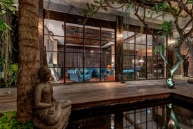 Villa Manis Beachfront