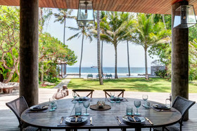 Villa Manis Beachfront