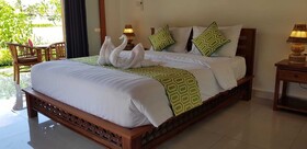 Green Coconut Cottage