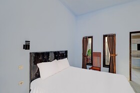 Hotel Mustika by OYO