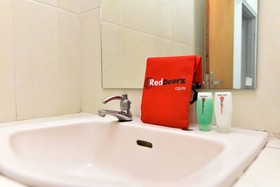 Rasa Sayang Beach Inn by RedDoorz